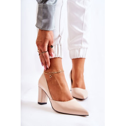 Madingi lakuoti siurbliai ant juostos Juoda emocija 198440