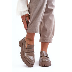 Lakuoti loaferiai ant plokščio kulno smėlio spalvos Jannah 199001