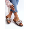 Moteriški balti sandalai su dekoracijomis Bunlia | Šlepetės | jai24.lt