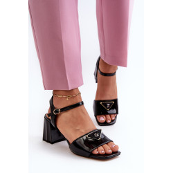 Elegantiški juodi patentuoti sandalai su kulnu D&A MR38-660 199547