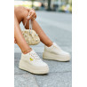 Moteriški sportbačiai, pagaminti iš dirbtinės odos ant Chunky Platform šviesiai smėlio spalvos Chrisstin | Kedai | jai24.lt