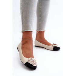 Smėlio spalvos ekologiškos odos moteriškos balerinos su dekoratyvinėmis detalėmis Divinella 199786