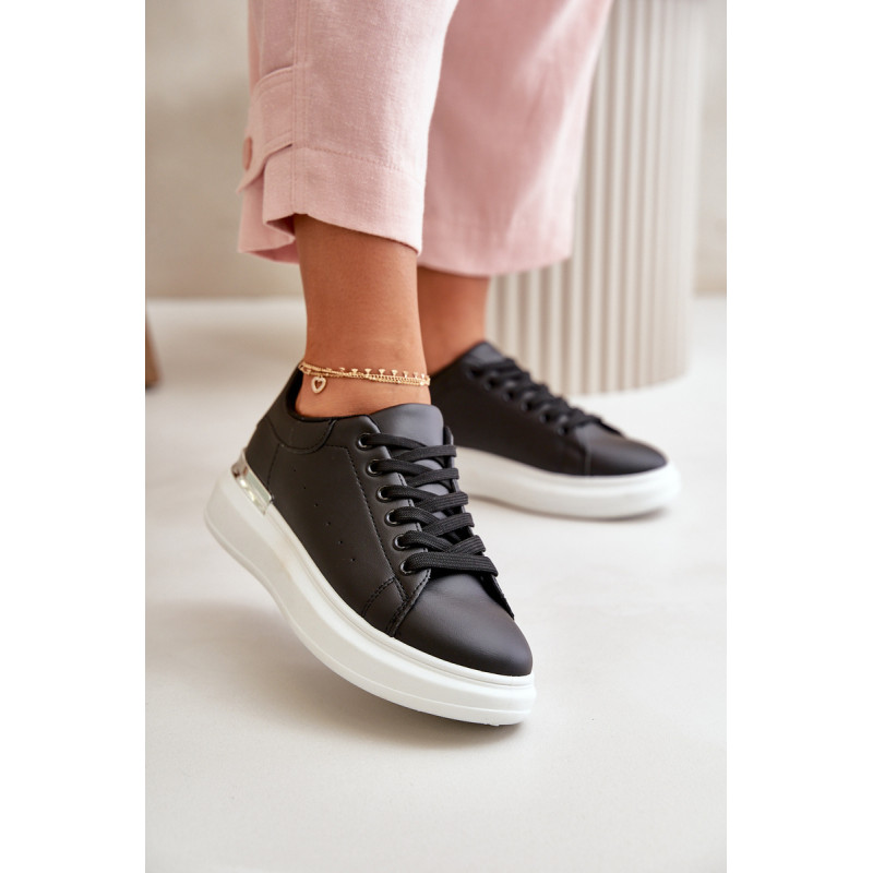 Žemi moteriški sportbačiai iš ekologinės odos baltos smėlio spalvos Nevelena | Kedai | jai24.lt