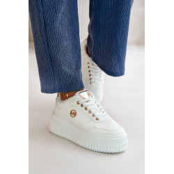 Sneakers Moteriški sportiniai bateliai, izoliuoti ant masyvaus balto pado Ardiela 199832