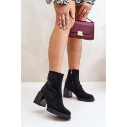 Izoliuoti moteriški kulkšnies batai su puošmena juoda D&A MR880-130 200142
