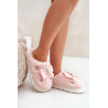 Pliušiniai Batai Su Lankeliu Ir Ženkliukais Balti Annalira | Šlepetės | jai24.lt
