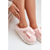 Pliušiniai Batai Su Lankeliu Ir Ženkliukais Balti Annalira | Šlepetės | jai24.lt