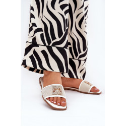 Elegantiški moteriški šlepetės su dekoracija ant plokščio kulno baltos Lovehia 200428