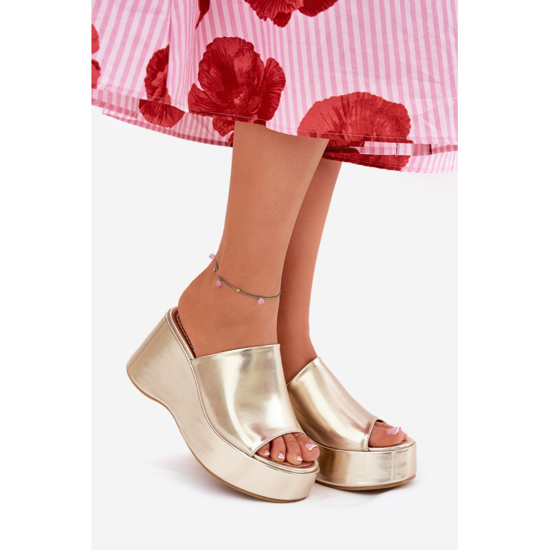 Ekologinės Odos Moteriški Sandalai Ant Platformos Ir Pakulnės Bežiniai Kisoffi | Šlepetės | jai24.lt