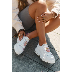 Odiniai Sneakers Su Dekoratyvine Ananaso Broške CheBello 4651 Baltos 200893