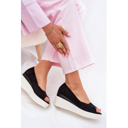 Moteriški Platforminiai Sandalai Iš Eko Zomšos Juodi Velira 201233