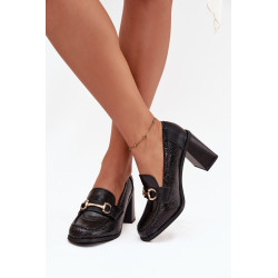 Moteriški aukšti batai su kulnu su reljefu ir auksiniu detaliu Juodi Novella 201528