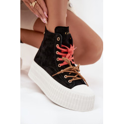 Auliniai iš zomšos su šiluma izteka ant stora platformos GOE SS2N4046 Juoda 201610