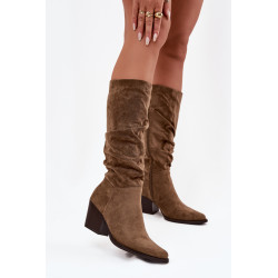 Moteriški batai su raukšlėmis viršūnėje ant kulno izoliaciniai smėlio spalvos Paelina 201828