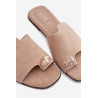 Moteriškos plokščios basutės su dekoratyviniu detaliu ekologiškos zomšos smėlio spalvos Selavine | Šlepetės | jai24.lt