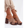 Moteriški aukštakulniai sandalai su auksinėmis sagtimis tamsiai smėliniai Nerelle | Šlepetės | jai24.lt
